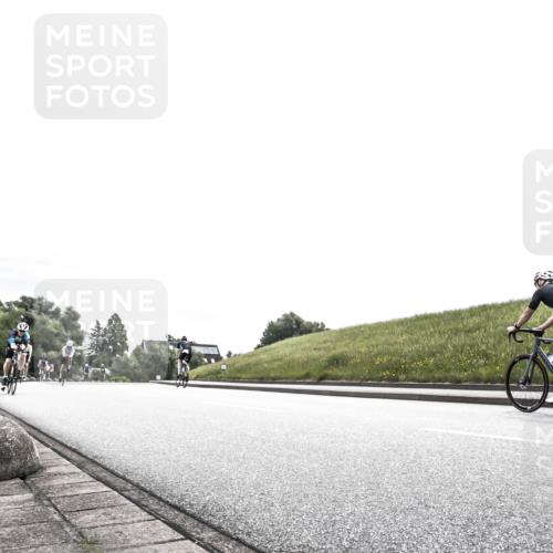 21.06.2026 - 29. Vierlanden-Triathlon H.Heesch http://msf.ph/oto/9854701 21.06.2026 10:31:57 Radfahren 52, 62, 137, 213, 332, 441 meine-sportfotos.de