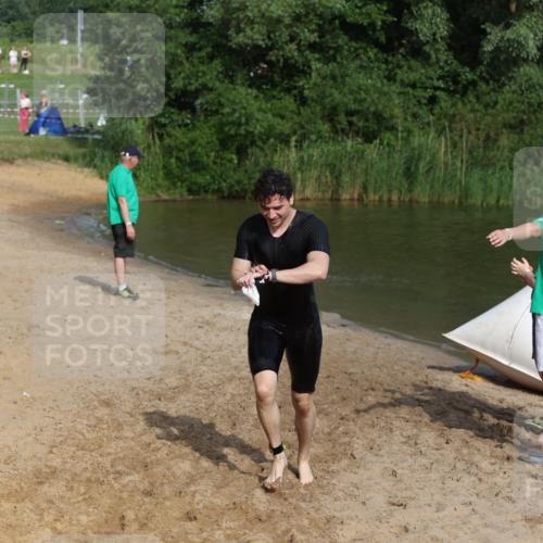 21.06.2026 - 29. Vierlanden-Triathlon Andreas Tolksdorf http://msf.ph/oto/9854703 21.06.2026 08:49:20 Schwimmen 54 meine-sportfotos.de