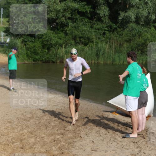 21.06.2026 - 29. Vierlanden-Triathlon Andreas Tolksdorf http://msf.ph/oto/9854711 21.06.2026 08:49:32 Schwimmen 153, 187 meine-sportfotos.de