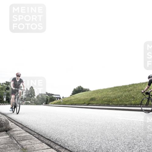 21.06.2026 - 29. Vierlanden-Triathlon H.Heesch http://msf.ph/oto/9854714 21.06.2026 10:32:15 Radfahren 196, 312, 594 meine-sportfotos.de