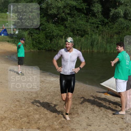 21.06.2026 - 29. Vierlanden-Triathlon Andreas Tolksdorf http://msf.ph/oto/9854722 21.06.2026 08:49:33 Schwimmen 153, 187 meine-sportfotos.de