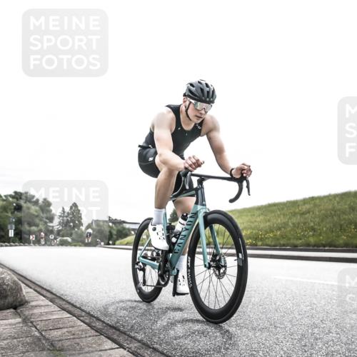 21.06.2026 - 29. Vierlanden-Triathlon H.Heesch http://msf.ph/oto/9854731 21.06.2026 10:32:26 Radfahren 13, 54, 165, 169, 595 meine-sportfotos.de
