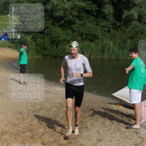 21.06.2026 - 29. Vierlanden-Triathlon Andreas Tolksdorf http://msf.ph/oto/9854732 21.06.2026 08:49:33 Schwimmen 153, 187 meine-sportfotos.de