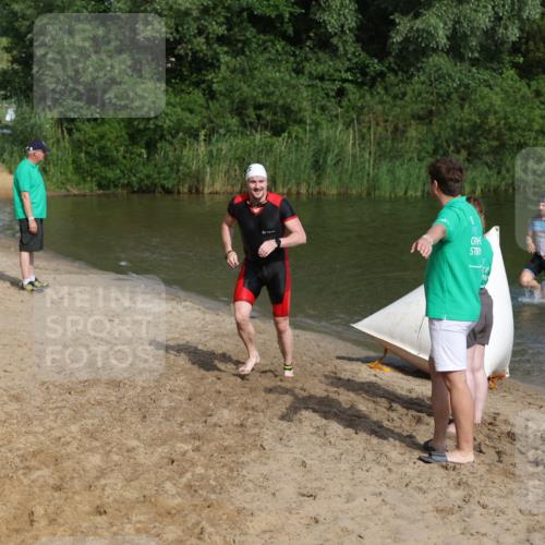 21.06.2026 - 29. Vierlanden-Triathlon Andreas Tolksdorf http://msf.ph/oto/9854800 21.06.2026 08:49:58 Schwimmen 48, 52 meine-sportfotos.de