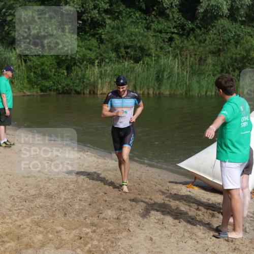 21.06.2026 - 29. Vierlanden-Triathlon Andreas Tolksdorf http://msf.ph/oto/9854850 21.06.2026 08:50:04 Schwimmen 48, 52, 139 meine-sportfotos.de