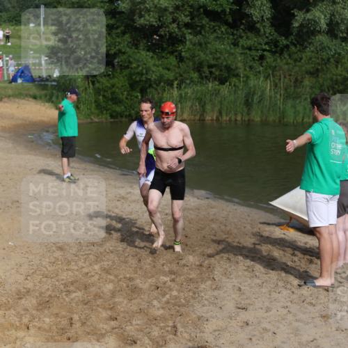 21.06.2026 - 29. Vierlanden-Triathlon Andreas Tolksdorf http://msf.ph/oto/9854983 21.06.2026 08:50:25 Schwimmen 25, 101, 156 meine-sportfotos.de