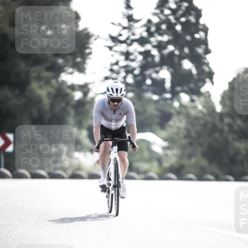 21.06.2026 - 29. Vierlanden-Triathlon H.Heesch http://msf.ph/oto/9855053 21.06.2026 08:50:30 Radfahren 72, 145 meine-sportfotos.de