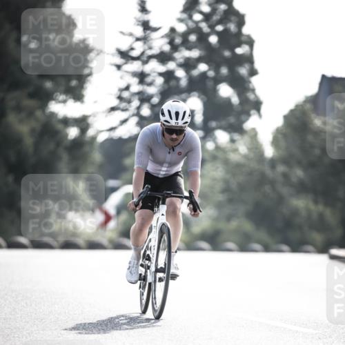 21.06.2026 - 29. Vierlanden-Triathlon H.Heesch http://msf.ph/oto/9855061 21.06.2026 08:50:30 Radfahren 72, 145 meine-sportfotos.de