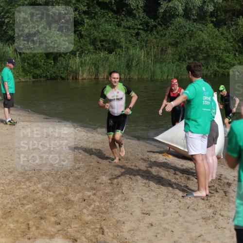 21.06.2026 - 29. Vierlanden-Triathlon Andreas Tolksdorf http://msf.ph/oto/9855062 21.06.2026 08:50:44 Schwimmen 100, 163, 179, 1353 meine-sportfotos.de
