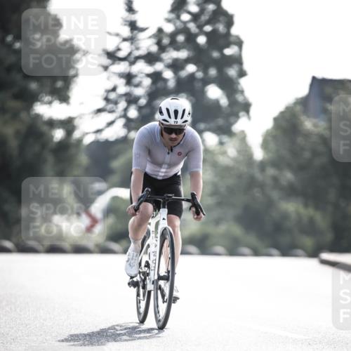 21.06.2026 - 29. Vierlanden-Triathlon H.Heesch http://msf.ph/oto/9855063 21.06.2026 08:50:30 Radfahren 72, 145 meine-sportfotos.de