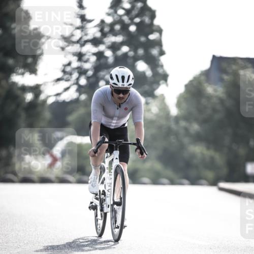 21.06.2026 - 29. Vierlanden-Triathlon H.Heesch http://msf.ph/oto/9855064 21.06.2026 08:50:30 Radfahren 72, 145 meine-sportfotos.de