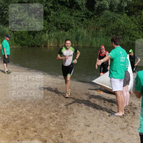21.06.2026 - 29. Vierlanden-Triathlon Andreas Tolksdorf http://msf.ph/oto/9855070 21.06.2026 08:50:44 Schwimmen 100, 163, 179, 1353 meine-sportfotos.de