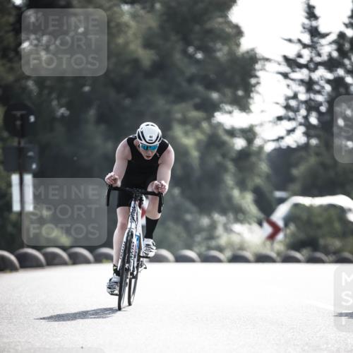 21.06.2026 - 29. Vierlanden-Triathlon H.Heesch http://msf.ph/oto/9855108 21.06.2026 08:50:54 Radfahren 14, 78, 82 meine-sportfotos.de