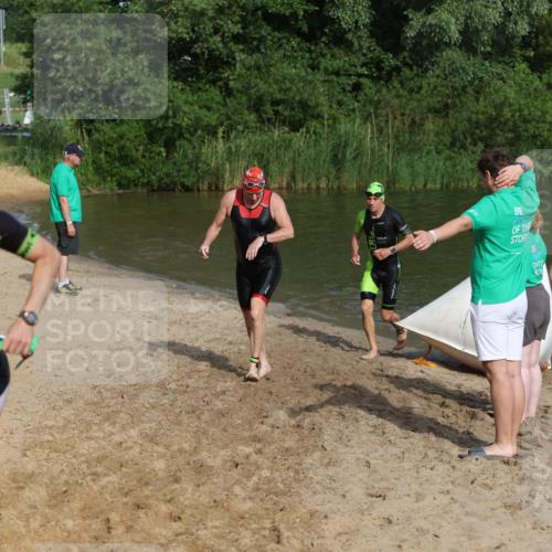 21.06.2026 - 29. Vierlanden-Triathlon Andreas Tolksdorf http://msf.ph/oto/9855111 21.06.2026 08:50:46 Schwimmen 100, 163, 179, 1353 meine-sportfotos.de