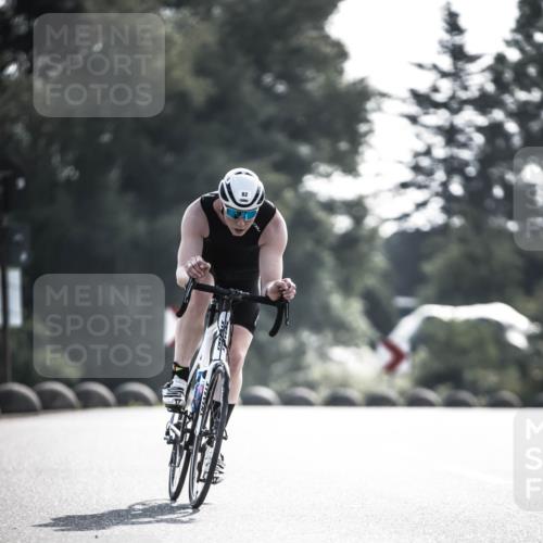21.06.2026 - 29. Vierlanden-Triathlon H.Heesch http://msf.ph/oto/9855124 21.06.2026 08:50:55 Radfahren 14, 78, 82 meine-sportfotos.de