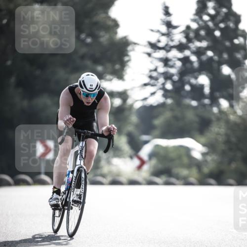 21.06.2026 - 29. Vierlanden-Triathlon H.Heesch http://msf.ph/oto/9855130 21.06.2026 08:50:55 Radfahren 14, 78, 82 meine-sportfotos.de