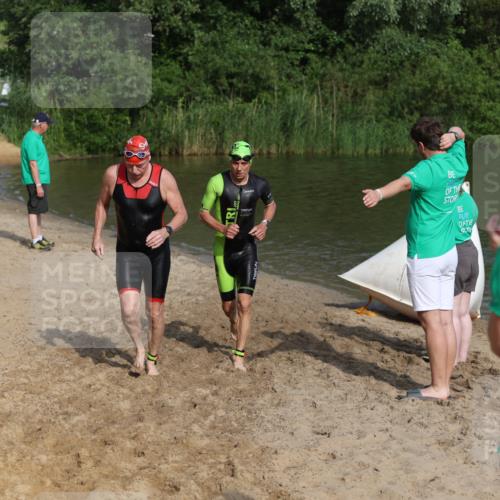 21.06.2026 - 29. Vierlanden-Triathlon Andreas Tolksdorf http://msf.ph/oto/9855139 21.06.2026 08:50:48 Schwimmen 100, 163, 179, 1353 meine-sportfotos.de