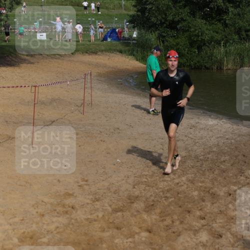 21.06.2026 - 29. Vierlanden-Triathlon Andreas Tolksdorf http://msf.ph/oto/9855147 21.06.2026 08:50:56 Schwimmen 71, 100, 1353 meine-sportfotos.de