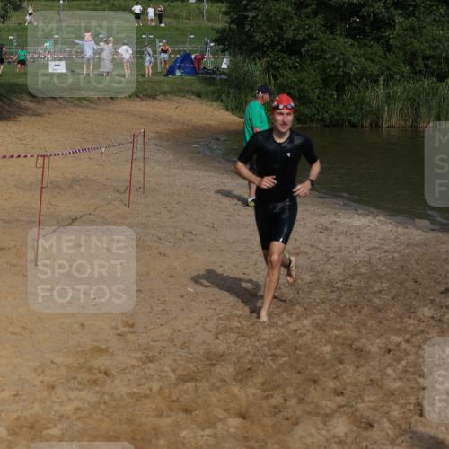 21.06.2026 - 29. Vierlanden-Triathlon Andreas Tolksdorf http://msf.ph/oto/9855152 21.06.2026 08:50:56 Schwimmen 71, 100, 1353 meine-sportfotos.de