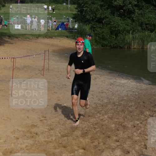21.06.2026 - 29. Vierlanden-Triathlon Andreas Tolksdorf http://msf.ph/oto/9855167 21.06.2026 08:50:57 Schwimmen 71, 100, 1353 meine-sportfotos.de