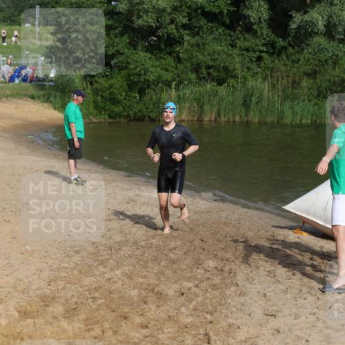 21.06.2026 - 29. Vierlanden-Triathlon Andreas Tolksdorf http://msf.ph/oto/9855181 21.06.2026 08:51:04 Schwimmen 68, 71 meine-sportfotos.de