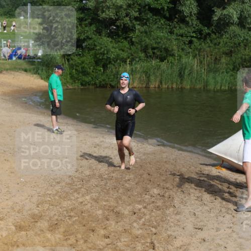 21.06.2026 - 29. Vierlanden-Triathlon Andreas Tolksdorf http://msf.ph/oto/9855184 21.06.2026 08:51:04 Schwimmen 68, 71 meine-sportfotos.de