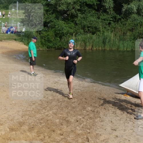 21.06.2026 - 29. Vierlanden-Triathlon Andreas Tolksdorf http://msf.ph/oto/9855190 21.06.2026 08:51:04 Schwimmen 68, 71 meine-sportfotos.de