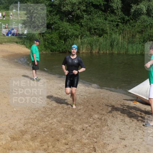 21.06.2026 - 29. Vierlanden-Triathlon Andreas Tolksdorf http://msf.ph/oto/9855199 21.06.2026 08:51:04 Schwimmen 68, 71 meine-sportfotos.de