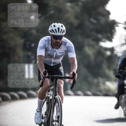 21.06.2026 - 29. Vierlanden-Triathlon H.Heesch http://msf.ph/oto/9855306 21.06.2026 08:52:11 Radfahren 27, 38, 42, 99 meine-sportfotos.de