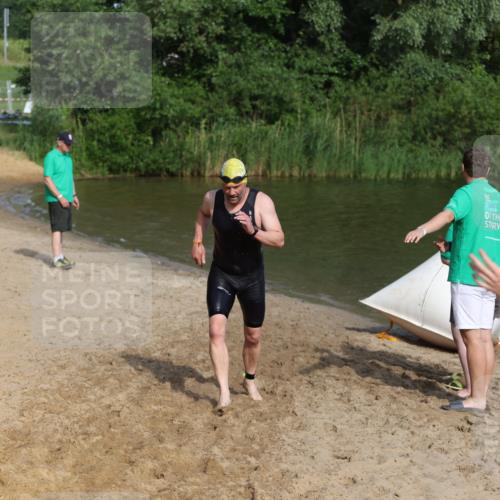 21.06.2026 - 29. Vierlanden-Triathlon Andreas Tolksdorf http://msf.ph/oto/9855329 21.06.2026 08:51:33 Schwimmen 81, 157, 161, 204 meine-sportfotos.de