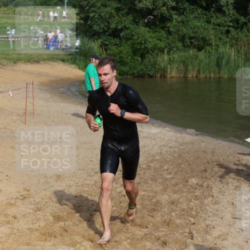 21.06.2026 - 29. Vierlanden-Triathlon Andreas Tolksdorf http://msf.ph/oto/9855354 21.06.2026 08:52:01 Schwimmen 5, 151 meine-sportfotos.de
