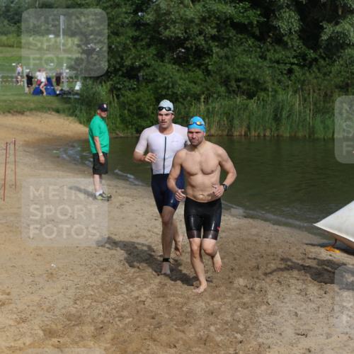21.06.2026 - 29. Vierlanden-Triathlon Andreas Tolksdorf http://msf.ph/oto/9855426 21.06.2026 08:52:13 Schwimmen 5, 33, 58, 171, 181 meine-sportfotos.de