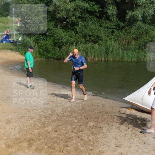 21.06.2026 - 29. Vierlanden-Triathlon Andreas Tolksdorf http://msf.ph/oto/9855551 21.06.2026 08:53:06 Schwimmen 200, 205 meine-sportfotos.de