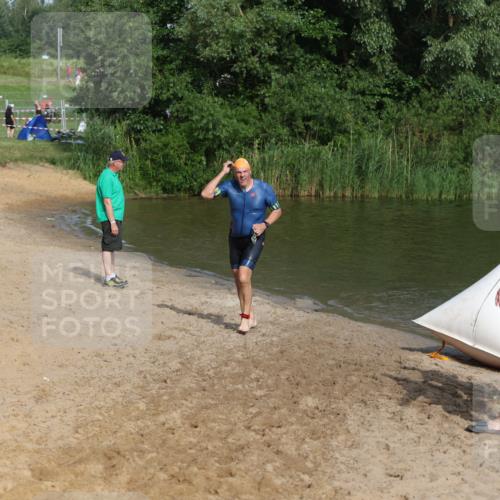 21.06.2026 - 29. Vierlanden-Triathlon Andreas Tolksdorf http://msf.ph/oto/9855564 21.06.2026 08:53:06 Schwimmen 200, 205 meine-sportfotos.de