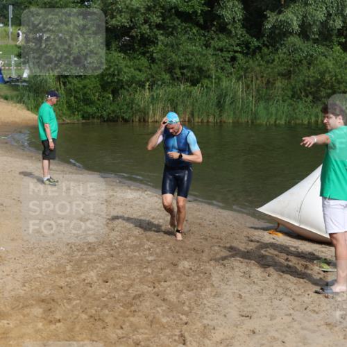 21.06.2026 - 29. Vierlanden-Triathlon Andreas Tolksdorf http://msf.ph/oto/9855690 21.06.2026 08:53:28 Schwimmen 15, 70 meine-sportfotos.de