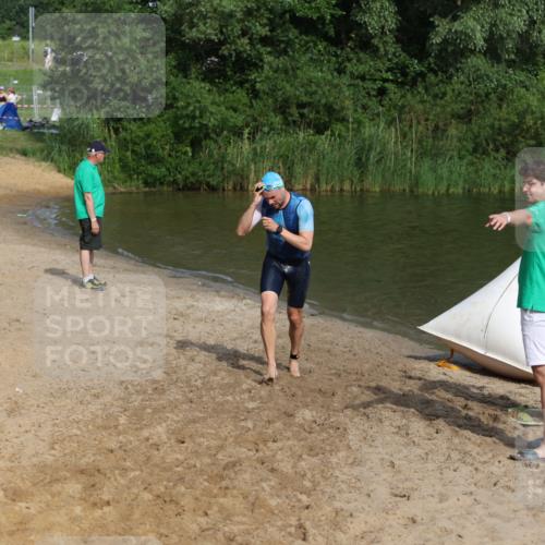 21.06.2026 - 29. Vierlanden-Triathlon Andreas Tolksdorf http://msf.ph/oto/9855702 21.06.2026 08:53:28 Schwimmen 15, 70 meine-sportfotos.de