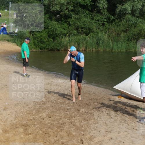 21.06.2026 - 29. Vierlanden-Triathlon Andreas Tolksdorf http://msf.ph/oto/9855707 21.06.2026 08:53:28 Schwimmen 15, 70 meine-sportfotos.de