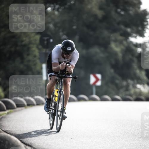 21.06.2026 - 29. Vierlanden-Triathlon H.Heesch http://msf.ph/oto/9855728 21.06.2026 08:55:36 Radfahren 165, 174 meine-sportfotos.de
