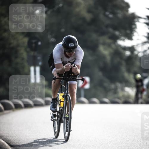21.06.2026 - 29. Vierlanden-Triathlon H.Heesch http://msf.ph/oto/9855732 21.06.2026 08:55:37 Radfahren 165, 174 meine-sportfotos.de