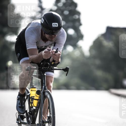 21.06.2026 - 29. Vierlanden-Triathlon H.Heesch http://msf.ph/oto/9855748 21.06.2026 08:55:37 Radfahren 165, 174 meine-sportfotos.de