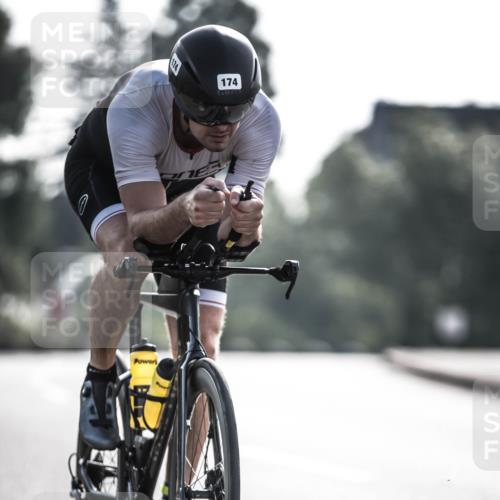 21.06.2026 - 29. Vierlanden-Triathlon H.Heesch http://msf.ph/oto/9855750 21.06.2026 08:55:38 Radfahren 165, 174 meine-sportfotos.de