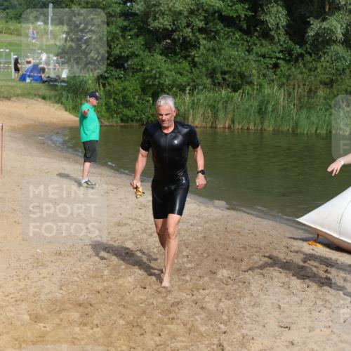 21.06.2026 - 29. Vierlanden-Triathlon Andreas Tolksdorf http://msf.ph/oto/9855753 21.06.2026 08:53:46 Schwimmen 122, 124, 126 meine-sportfotos.de