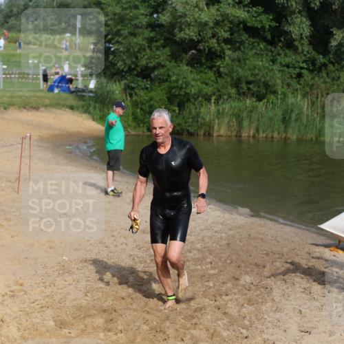 21.06.2026 - 29. Vierlanden-Triathlon Andreas Tolksdorf http://msf.ph/oto/9855777 21.06.2026 08:53:46 Schwimmen 122, 124, 126 meine-sportfotos.de