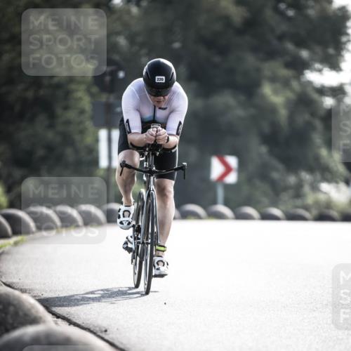 21.06.2026 - 29. Vierlanden-Triathlon H.Heesch http://msf.ph/oto/9855906 21.06.2026 08:56:55 Radfahren 136, 220 meine-sportfotos.de
