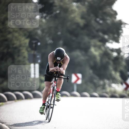 21.06.2026 - 29. Vierlanden-Triathlon H.Heesch http://msf.ph/oto/9855947 21.06.2026 08:57:03 Radfahren 118, 136 meine-sportfotos.de