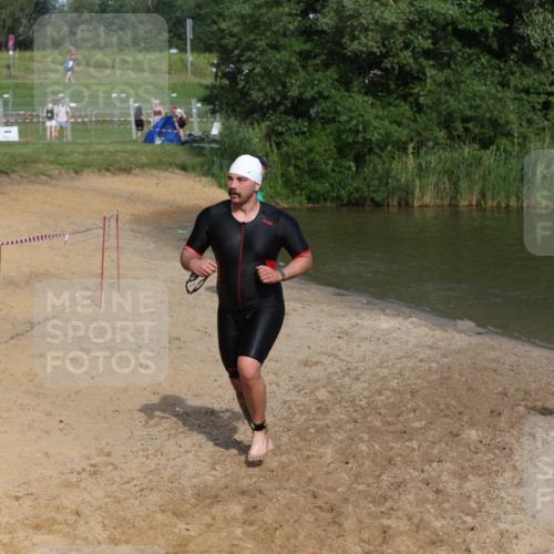 21.06.2026 - 29. Vierlanden-Triathlon Andreas Tolksdorf http://msf.ph/oto/9855962 21.06.2026 08:54:20 Schwimmen 93, 213 meine-sportfotos.de