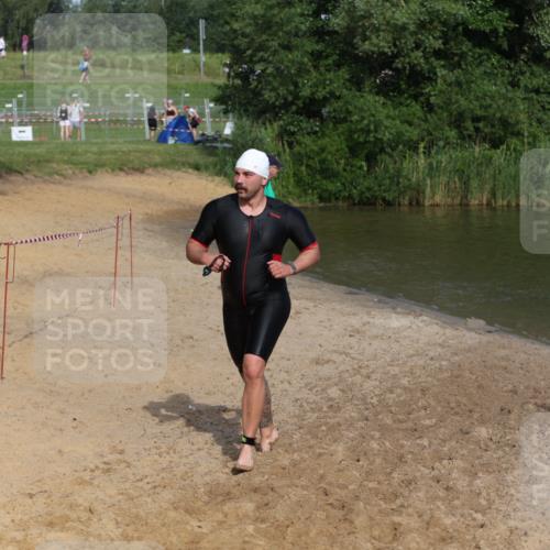 21.06.2026 - 29. Vierlanden-Triathlon Andreas Tolksdorf http://msf.ph/oto/9855966 21.06.2026 08:54:20 Schwimmen 93, 213 meine-sportfotos.de