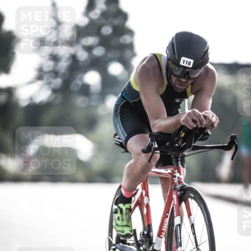 21.06.2026 - 29. Vierlanden-Triathlon H.Heesch http://msf.ph/oto/9855967 21.06.2026 08:57:04 Radfahren 118, 136 meine-sportfotos.de