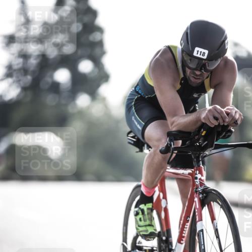 21.06.2026 - 29. Vierlanden-Triathlon H.Heesch http://msf.ph/oto/9855969 21.06.2026 08:57:04 Radfahren 118, 136 meine-sportfotos.de