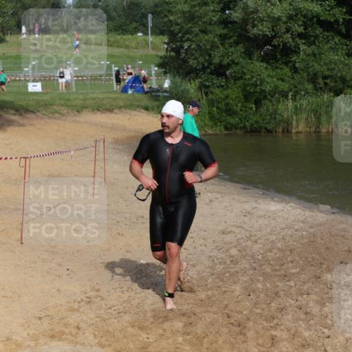 21.06.2026 - 29. Vierlanden-Triathlon Andreas Tolksdorf http://msf.ph/oto/9855971 21.06.2026 08:54:20 Schwimmen 93, 213 meine-sportfotos.de